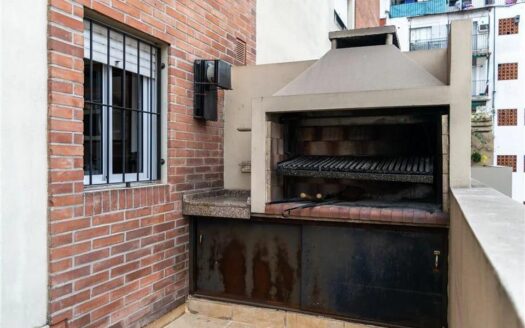 Venta Departamento 2 ambientes con cochera y Terraza. Monserrat USD 155.000